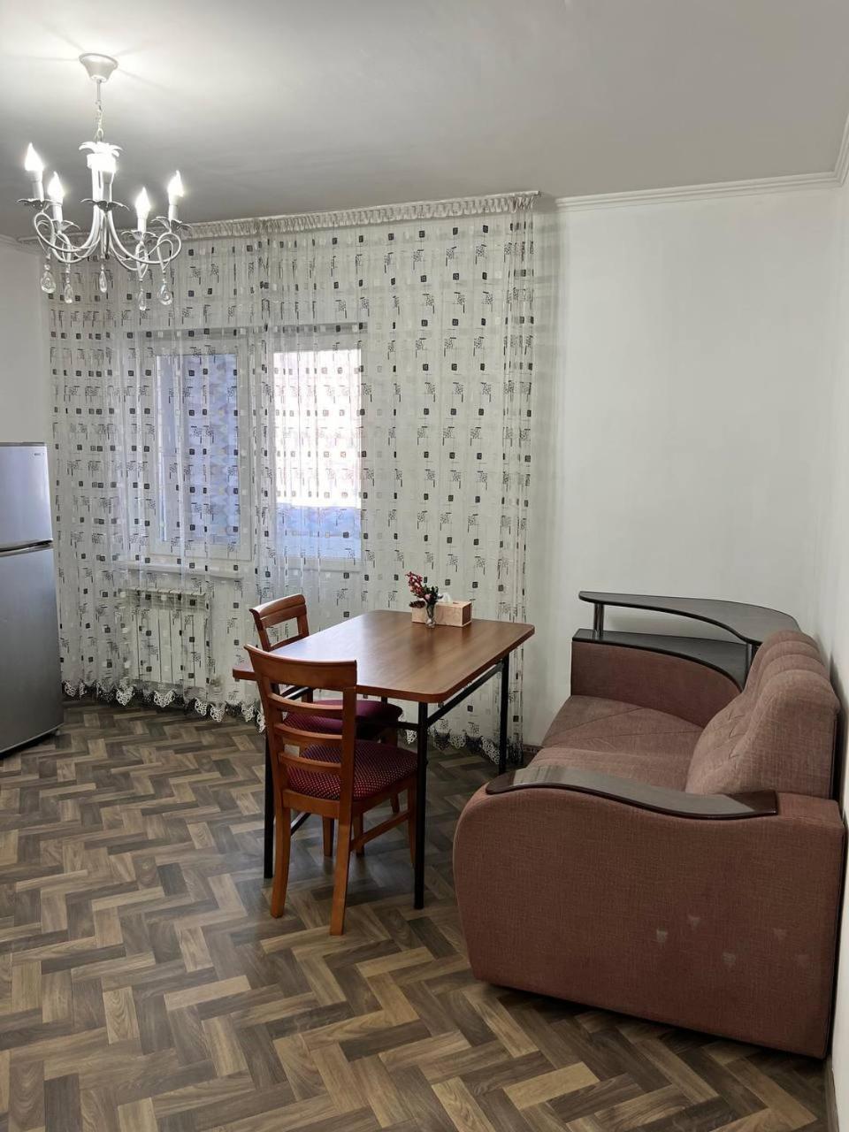 Zhalgin'S Apartments 1 Turksib Экстерьер фото